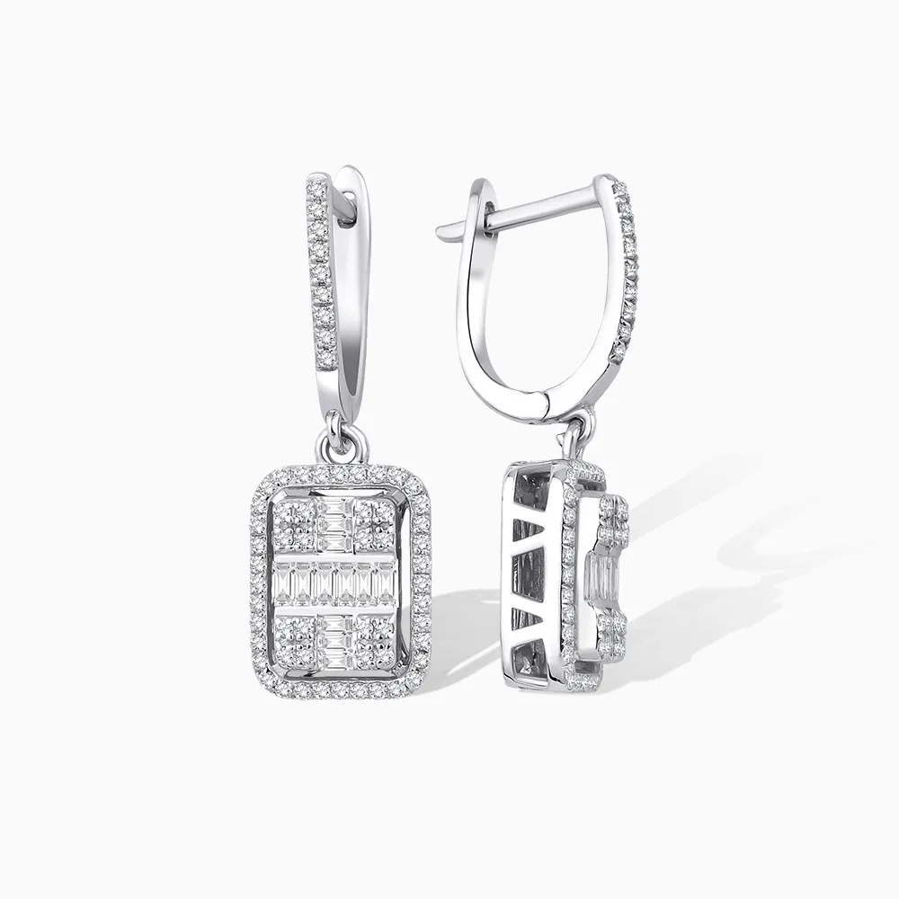 1.06 Karat Pırlanta Baget Küpe