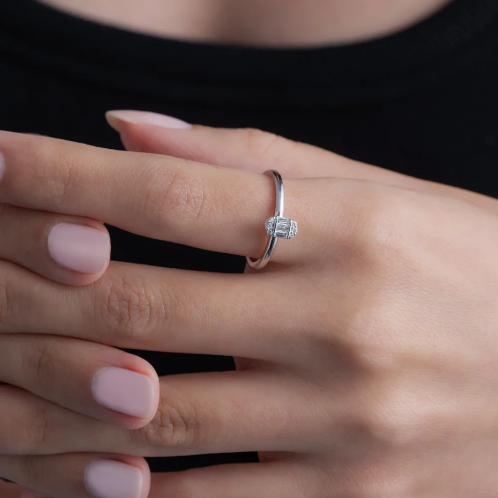 0.07 Karat Pırlanta Baget Yüzük