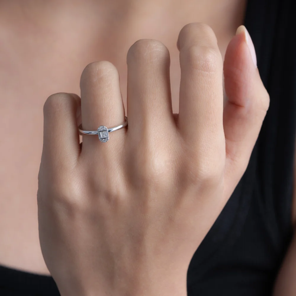 0.07 Karat Pırlanta Baget Yüzük