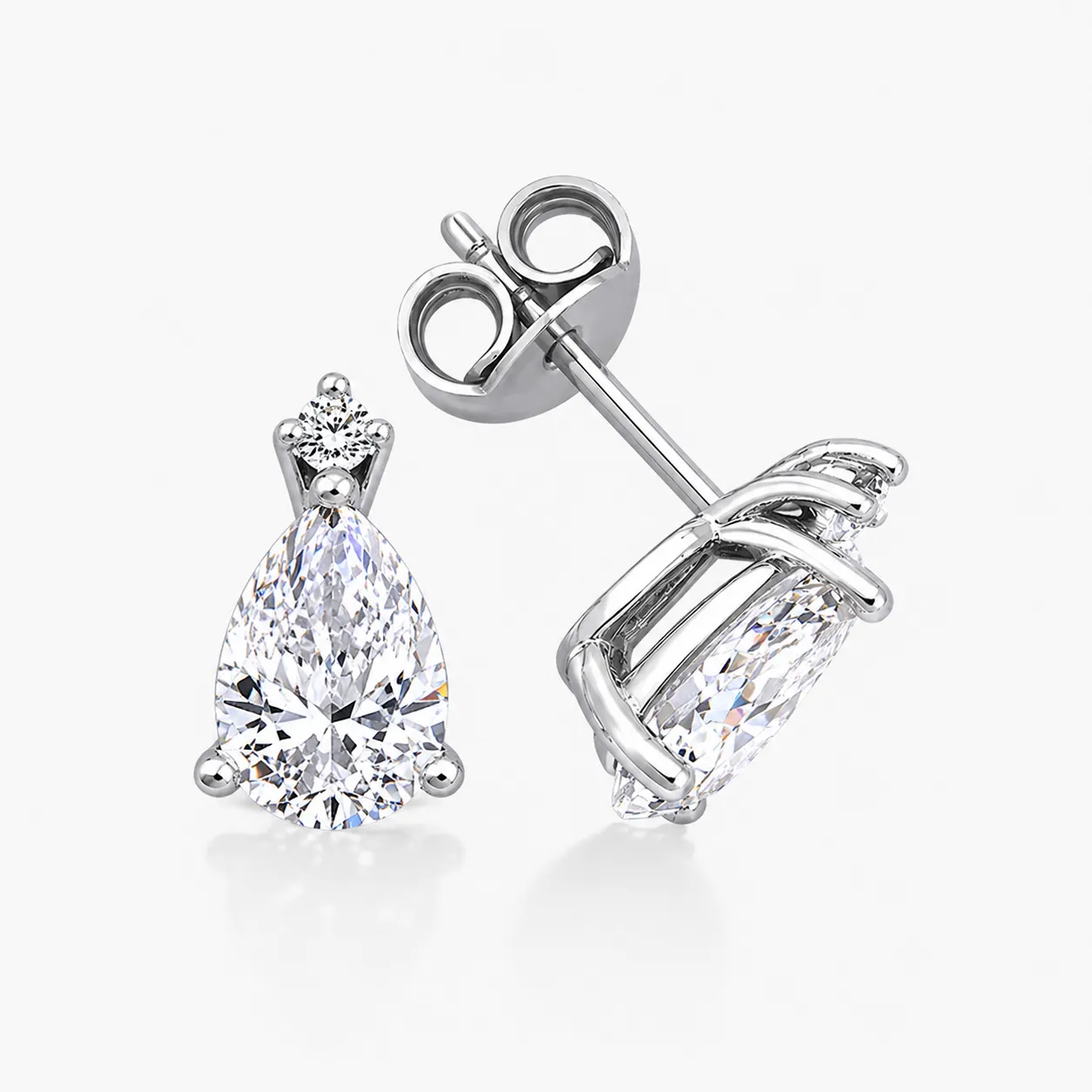 2.94 Karat Pırlanta Beyaz Safir Küpe