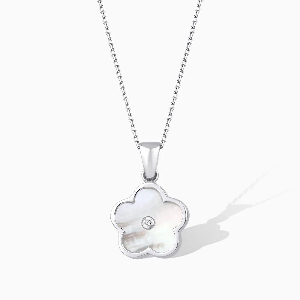 0.01 Karat Pırlanta Sedefli Yonca Gümüş Kolye