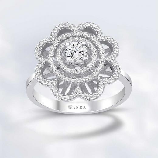 0.79 Karat Pırlanta Beyaz Safir Yüzük