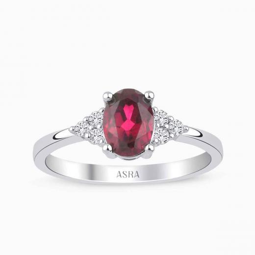 0.82 Karat Pırlanta Oval Yakut Yüzük