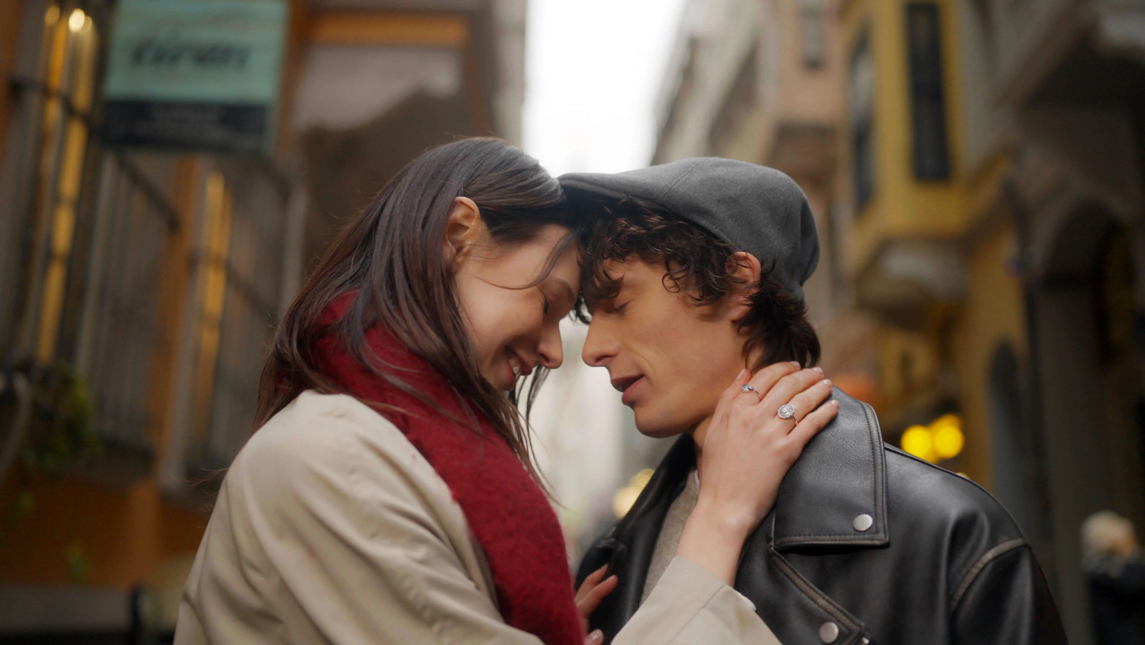 Pırlanta Hediye Fikirleri: Tektaş, Kolye ve Sonsuzluk Yüzüğü